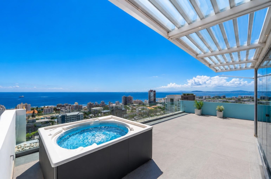 3 Bedroom Property for Sale in Sea Point Western Cape